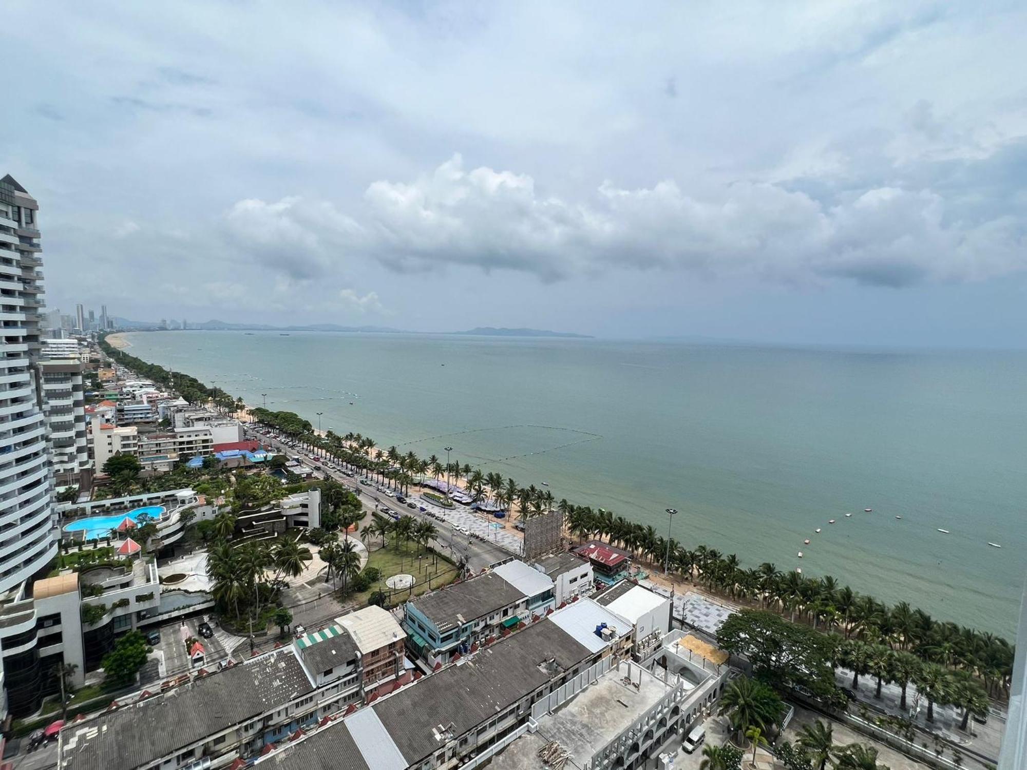 Viewtalay Beachfront By Nd Pattaya Exterior photo